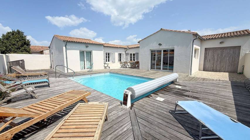 Gîte pour 10 personnes, avec Jardin et Piscine à Loix