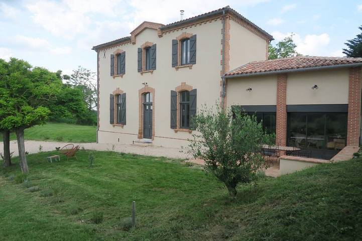 Gîte pour 12 personnes, avec jardin et terrasse, animaux acceptés dans Saint-Lizier-du-Planté