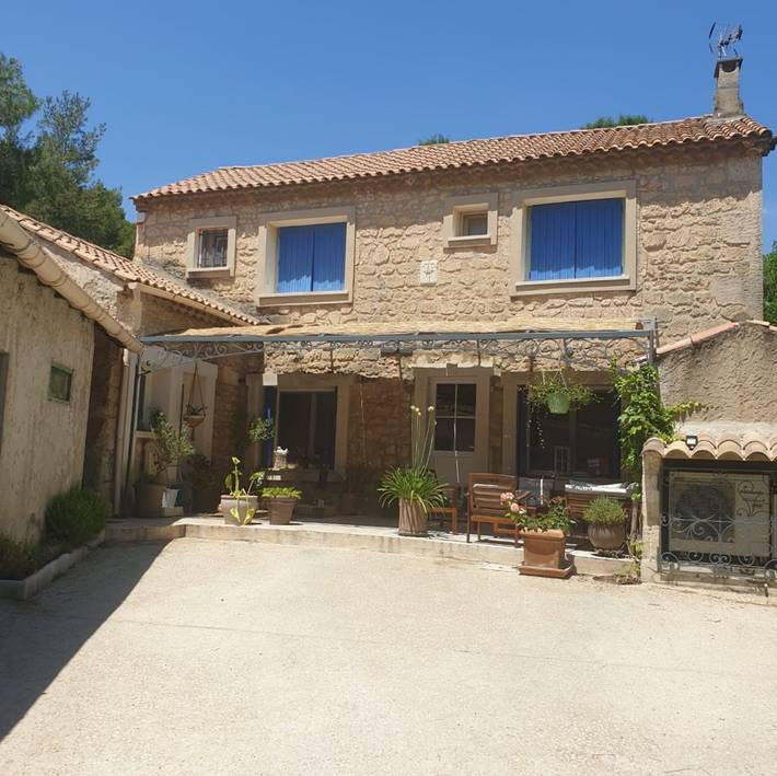 Gîte pour 4 personnes, avec jardin ainsi que jacuzzi et piscine, animaux acceptés