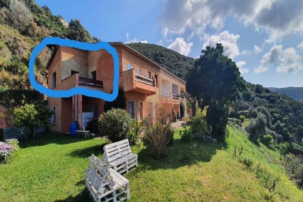 Appartamento intero, Appartamento in un ambiente rustico con vista sul mare in Villanova (Francia), Ajaccio e dintorni