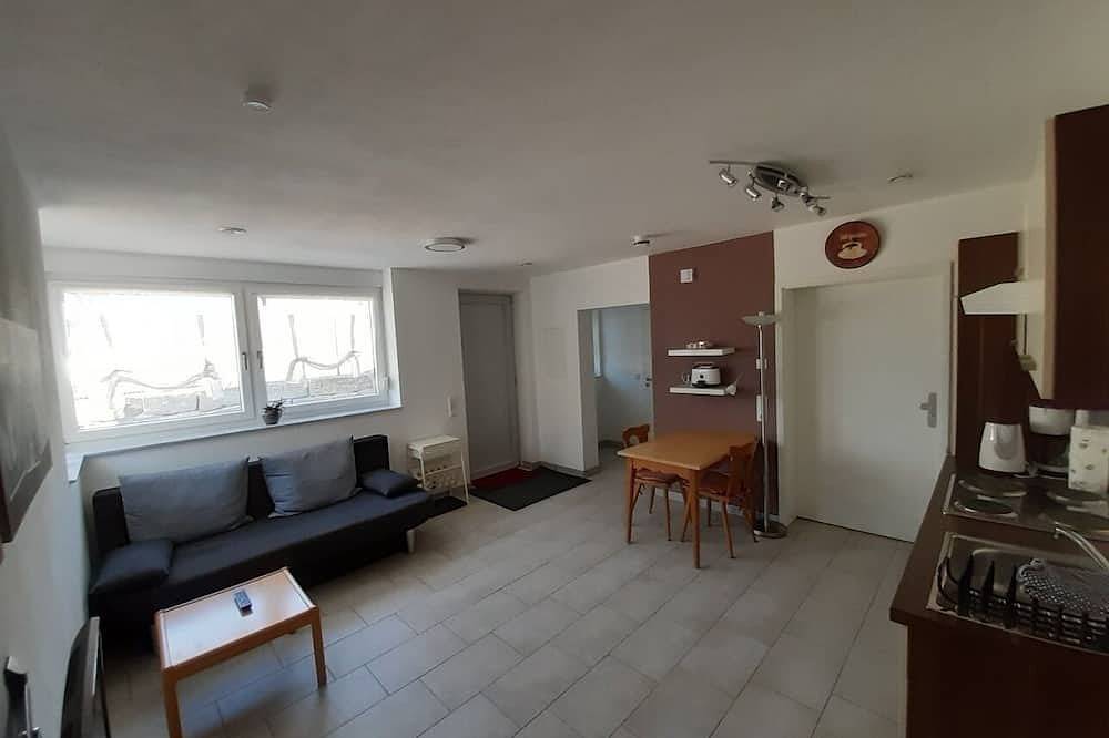 Ganze Wohnung, Ferienwohnung 36qm mit Terrasse in Thüngersheim, Fränkisches Weinland