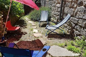 Gîte pour 4 personnes, avec balcon à Issirac