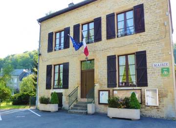 Gîte pour 9 personnes, avec jardin, animaux acceptés dans Bazeilles