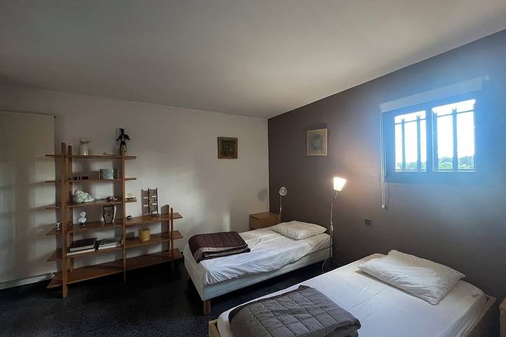 Gîte pour 4 personnes, avec piscine ainsi que jardin et balcon à Saint-Gély-du-Fesc - 3