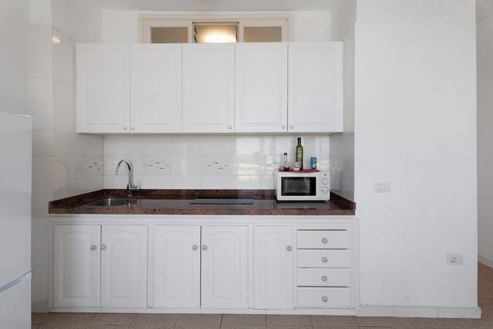 Hel lejlighed, Apartment 'Playa Azul - 8' with Sea View, Private Terrace and Wi-Fi in Alojera, La Gomera