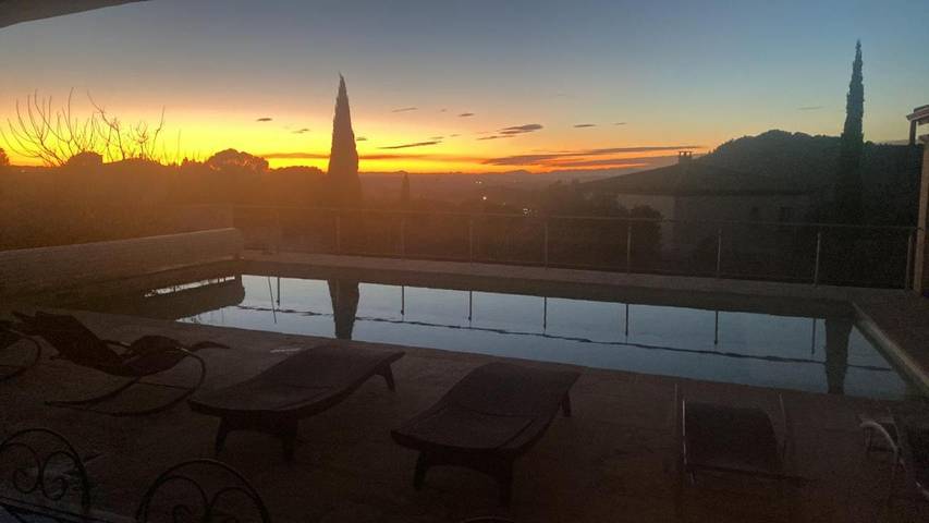 Location de vacances pour 21 personnes, avec terrasse ainsi que vue et piscine à Saint-Hippolyte-de-Montaigu - 3