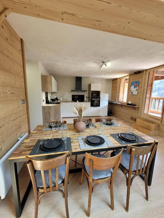 Gîte pour 6 personnes, avec Balcon ainsi que Terrasse et Vue à Les Villards-sur-Thônes