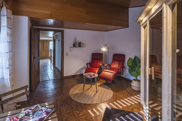 Ferienhaus für 6 Personen, mit Balkon und Garten sowie Sauna