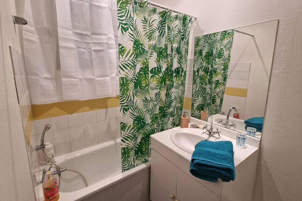Apartamento entero, T1 Bright and Garden Hyper-Centre 5min station in Évreux, Región de Évreux