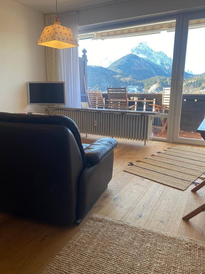 Ferienwohnung für 2 Personen, mit Balkon und Ausblick im Mittenwald
