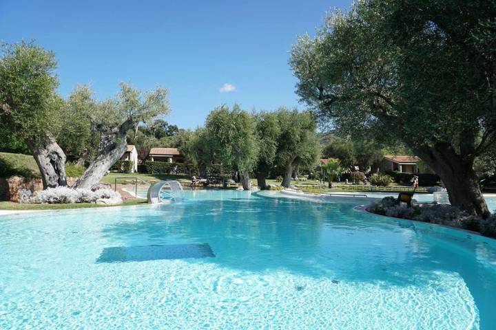 Resort per 2 persone, con Terrazza e Giardino nonché Piscina per bambini e Piscina a Marina di Camerota