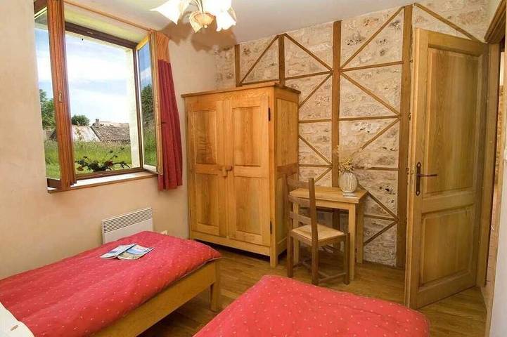 Location de vacances pour 3 personnes, avec jardin à Saint-Pierre-des-Tripiers - 4