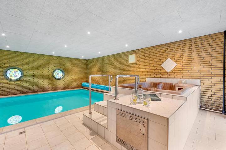 Ferienhaus für 30 Personen, mit Balkon/Terrasse und Whirlpool sowie Pool und Sauna in Guldforhoved - 2