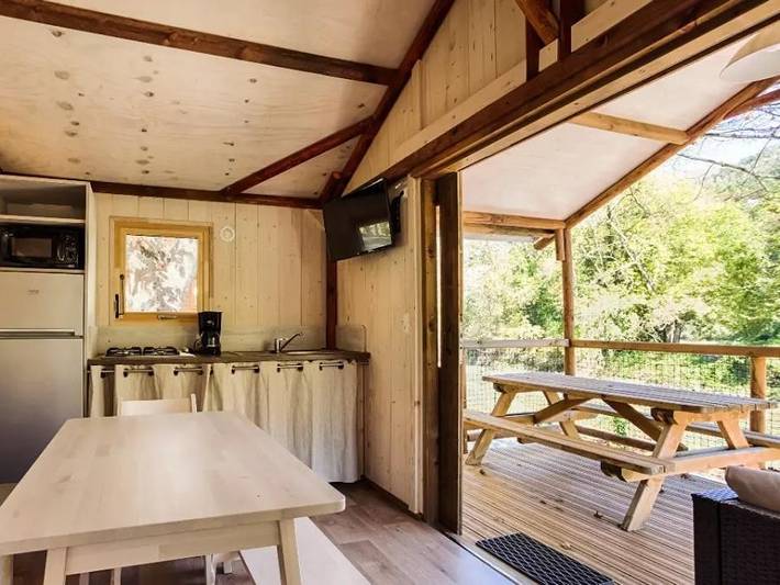Camping Des Gaves - Einzigartig 5 personen - Stelzenhütte 3 Zimmer 5 Personen in Laruns, Béarn