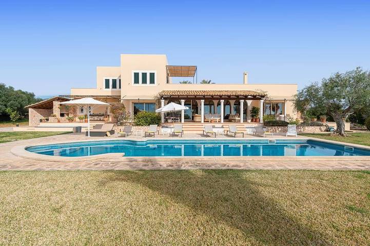 Villa for 8 people, with balcony and garden as well as pool - 1