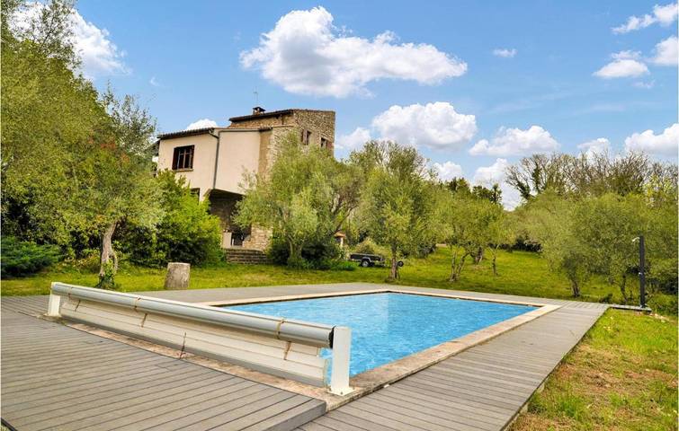 Location de vacances pour 10 personnes, avec jardin et piscine à Saint-Jean-de-Maruéjols-et-Avéjan