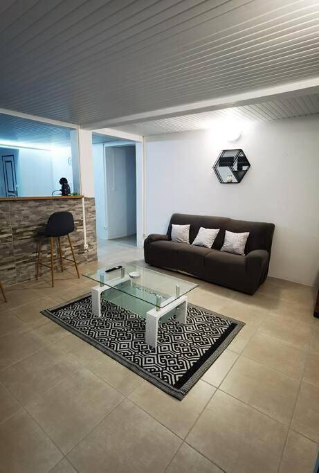 Gîte pour 6 personnes, avec terrasse à Le Lamentin - 3