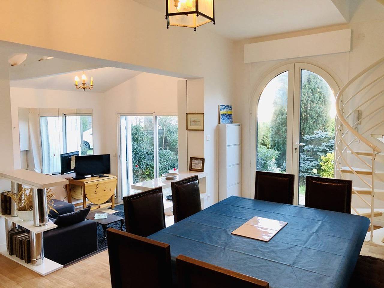 Maison conviviale à Arcachon-le-Moulleau, à 150m de la plage, jardin, parking, 2 chambres in Le Moulleau, Arcachon