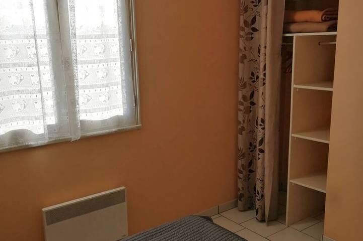 Location de vacances pour 4 personnes, avec jardin et piscine à Thonac - 3