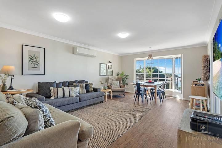 Holiday home for 11 people, with balcony in Huskisson