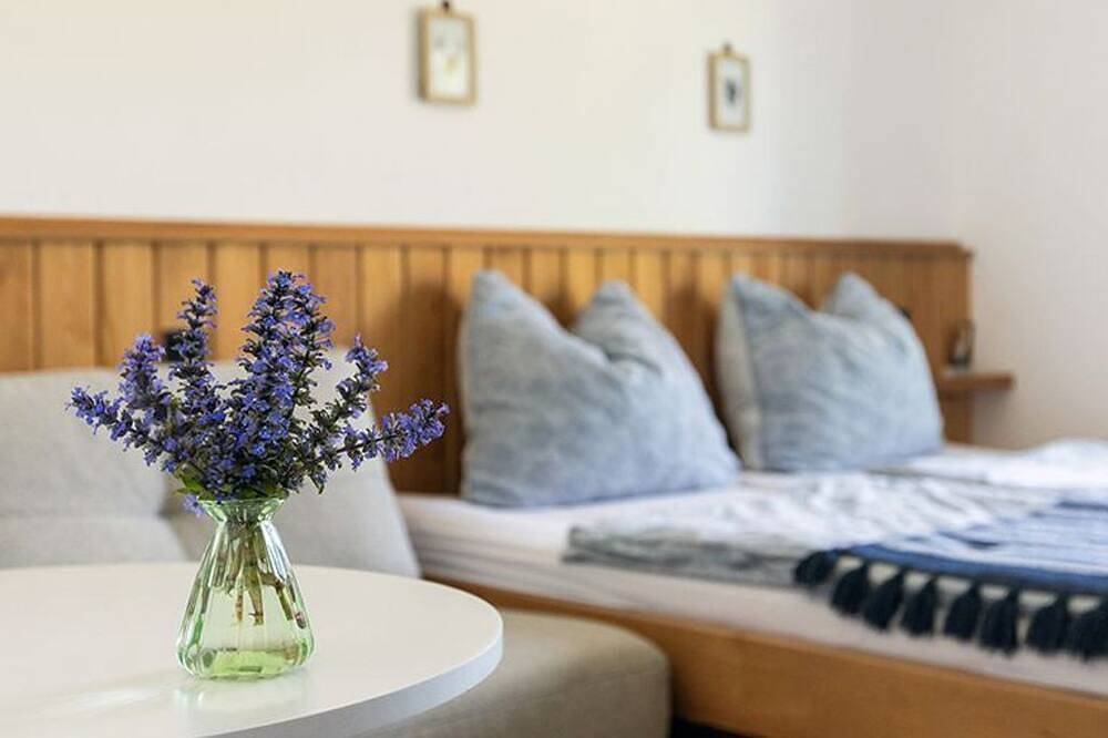 Ganze Wohnung, Doppelzimmer Franzl - Gästehaus Drachennest in Sankt Lorenz, Mondsee & Irrsee