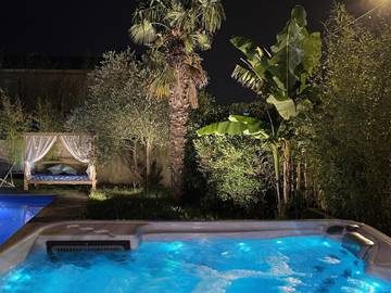 Villa pour 2 personnes, avec piscine ainsi que jardin et vue dans Rhône