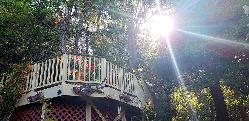 Vacation rental for 8 people, with yard and balcony in Big Sur