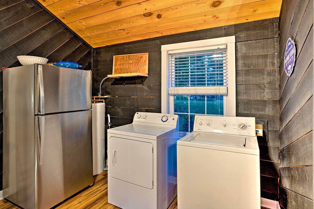 Ganze Wohnung, Country-Chic Studio w/ Pool + Stable Access! in Union County (NC)