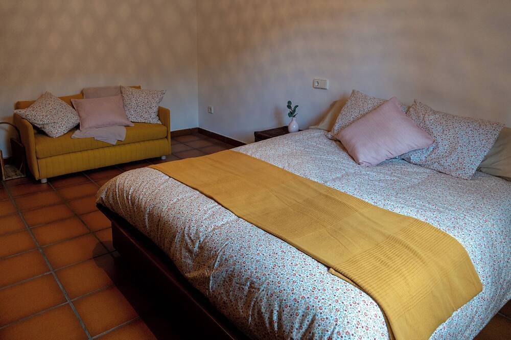 Casa rural para 15 personas en Alcover, Naturaleza, montaña y playa muy cerca. in Alcover, Alto Campo