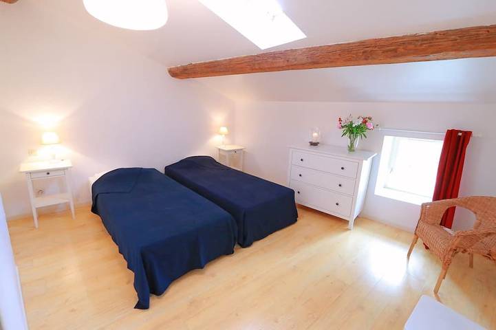 Gîte pour 9 personnes, avec jardin et piscine, animaux acceptés à Aragon - 4