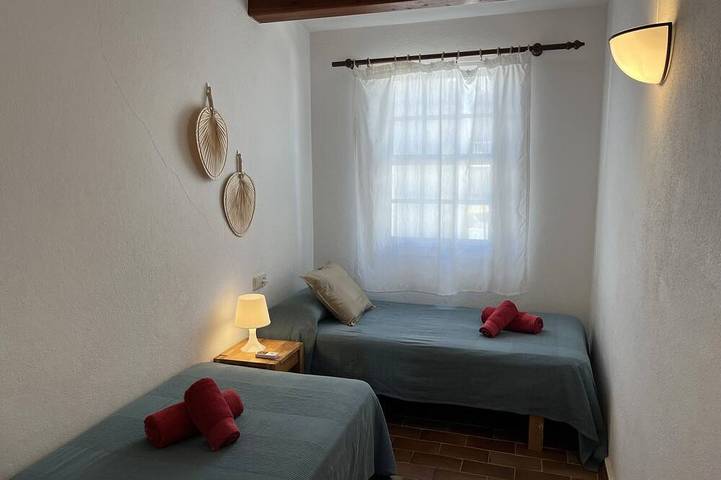Entire apartment, Front sea line and with pool in Fornells in Fornells, Es Mercadal
