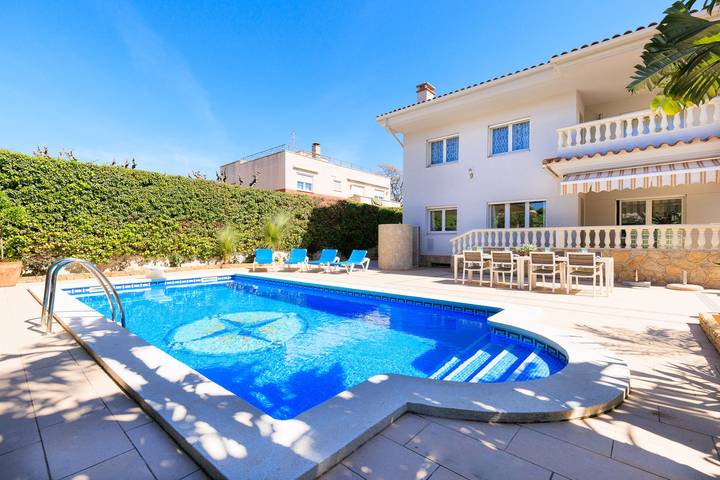 Casa rural para 12 personas, con terraza y jardín en Baix Camp - 3