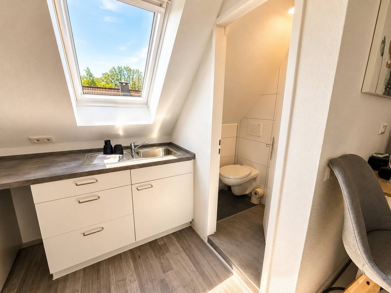 Ganze Ferienwohnung, Bodensee Apartment Friedrichshafen Seewiesen Dg in Friedrichshafen, Region Bodensee-Oberschwaben
