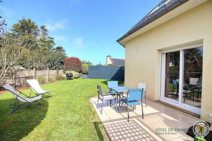 Gîte pour 2 personnes, avec jardin à Perros-Guirec