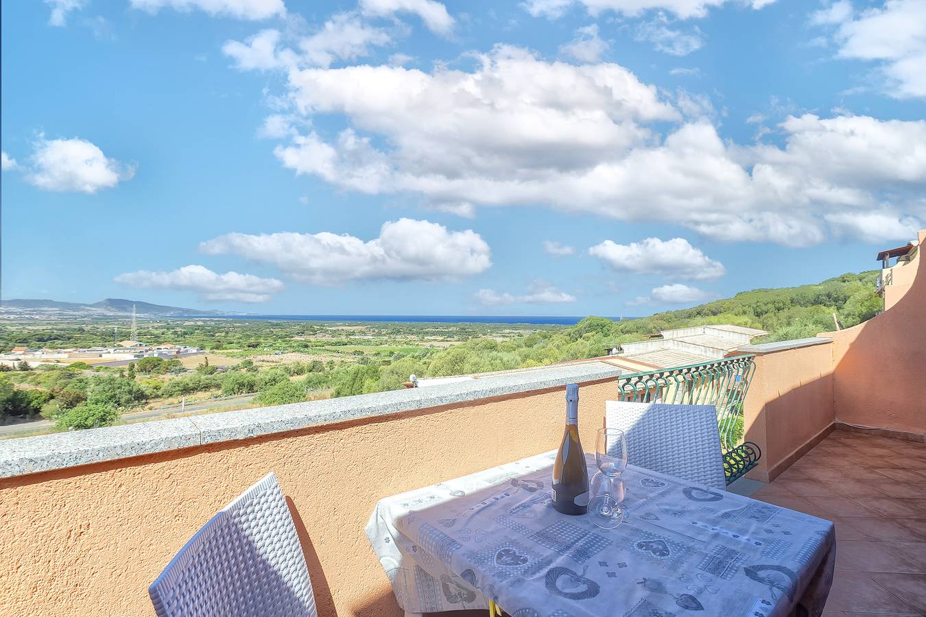Casa Vacaciones 'Calypso Sea View Holiday House 2' con vistas al mar, Wi-Fi y aire acondicionado in Badesi, Olbia-Tempio