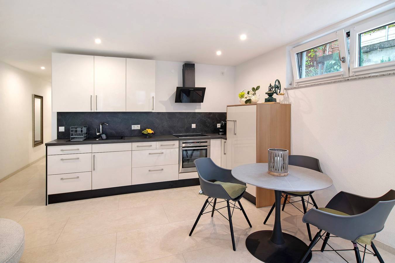 Apartamento entero, Apartamento 'Dino' con terraza privada y Wi-Fi in Wannental, Lindau