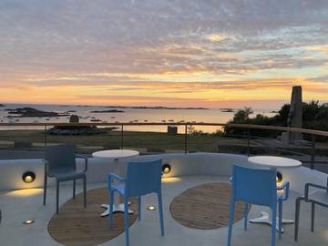 Hôtel pour 2 personnes, avec terrasse et vue dans Plage Pors Termen Trebeurden