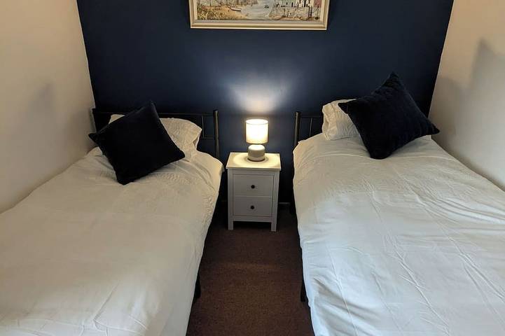 Cosy 2 Bedroom Property 15 Minutes From St Ives. Parking Available in Cornualles