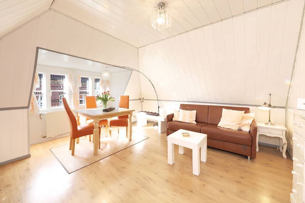 Entire apartment, The apartment is located on the 2nd floor of the front house and is about 42 sqm in Lüneburg, Nordheide