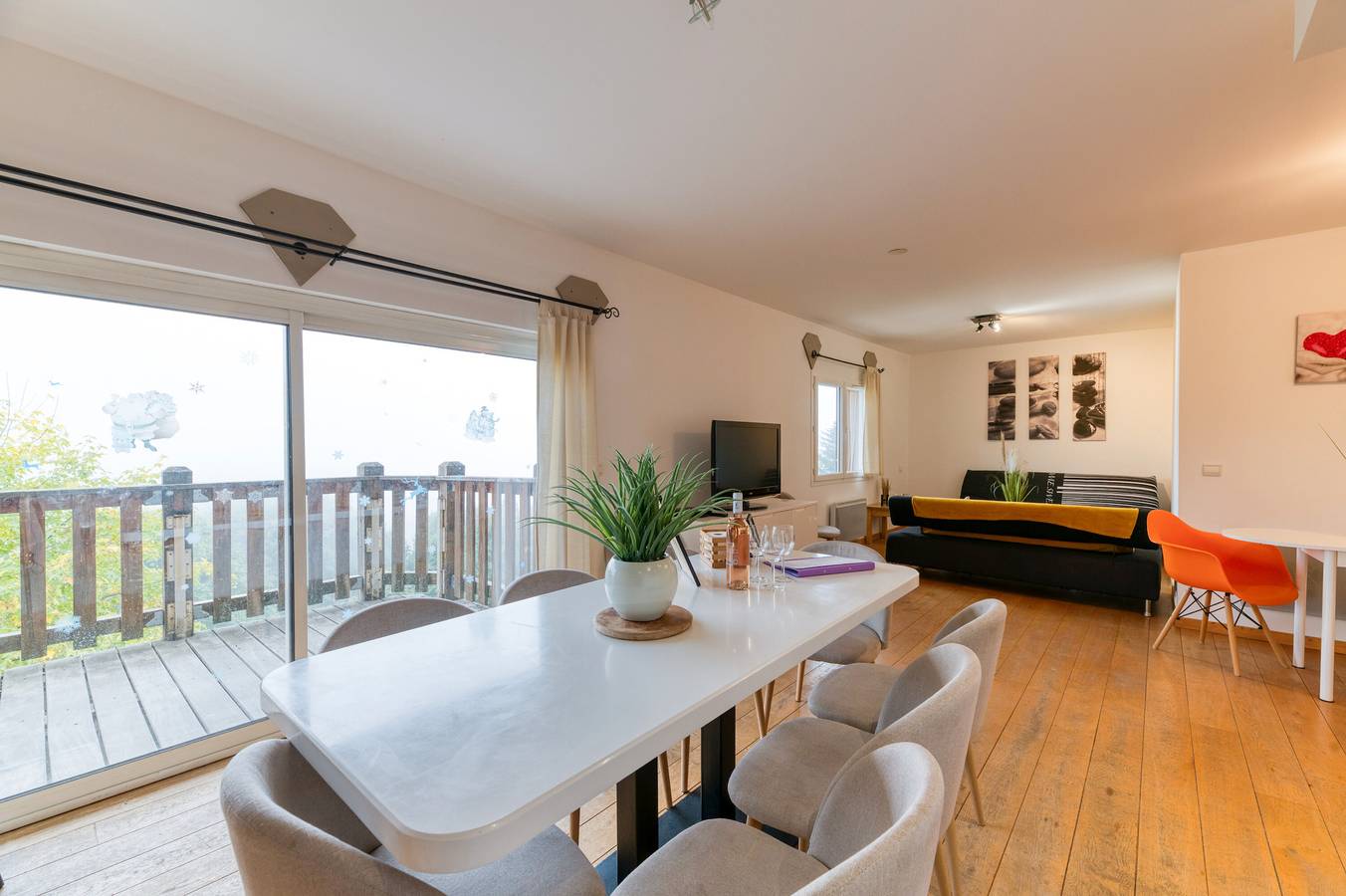 Ganze Wohnung, Appartement Gaboureaux mit Bergblick, privater Terrasse, direkt an den Pisten in Chamrousse, Nationalpark Écrins