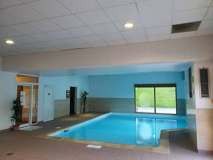 Gîte pour 2 personnes, avec piscine ainsi que terrasse et sauna à Giez - 4