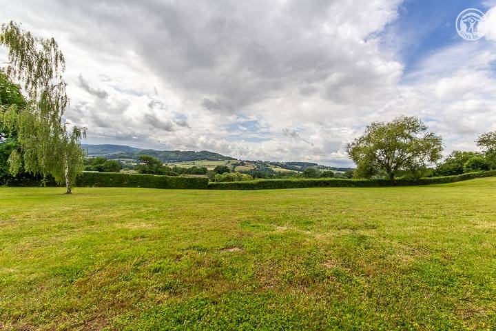 Belle vue des Angles in Mesvres, Autun und Umgebung