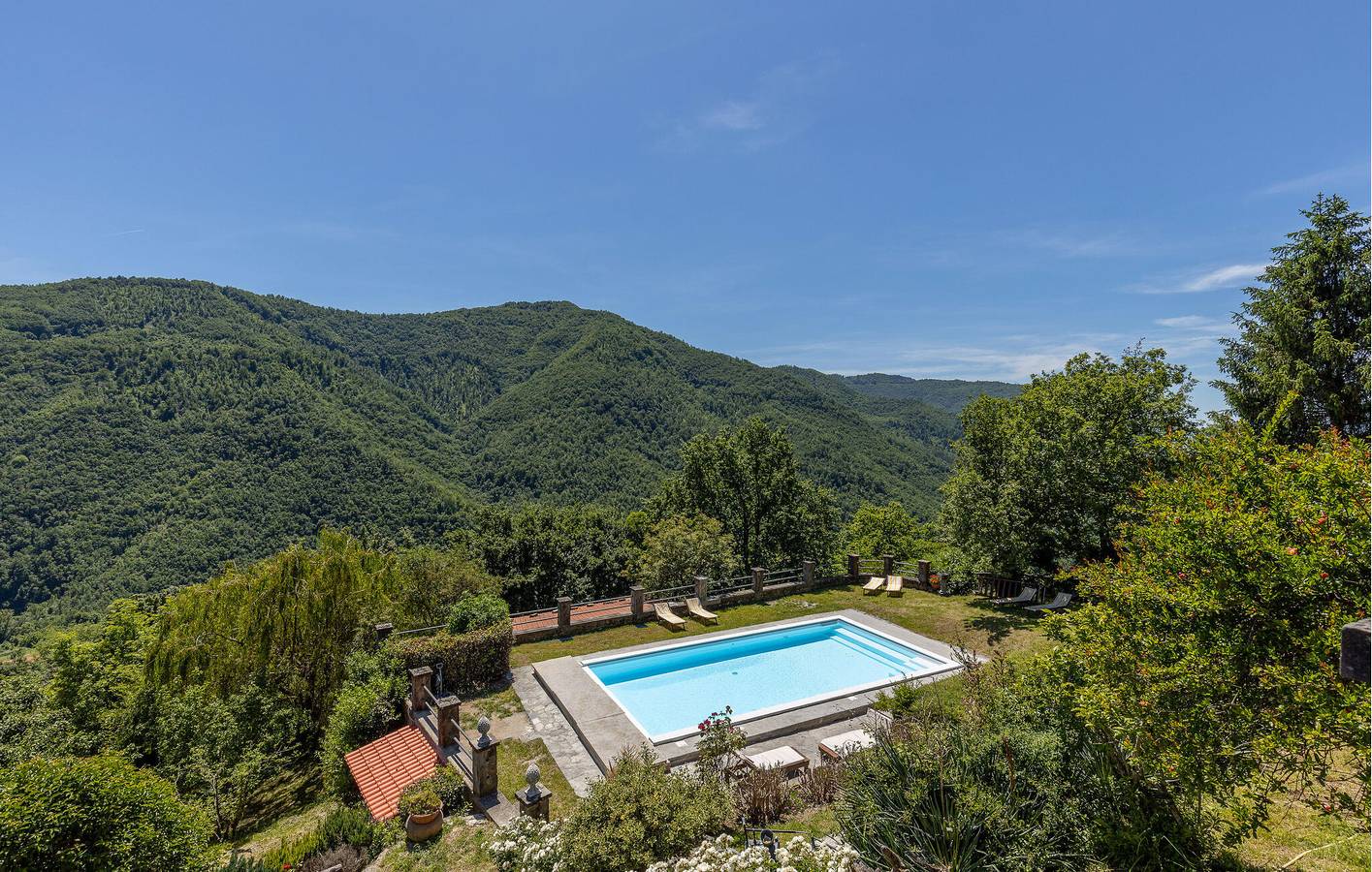 Ganze Ferienwohnung, Comano Wohnung mit Pool und Feuerstelle in Comano, Nationalpark Toskanisch-Emilianischer Apennin