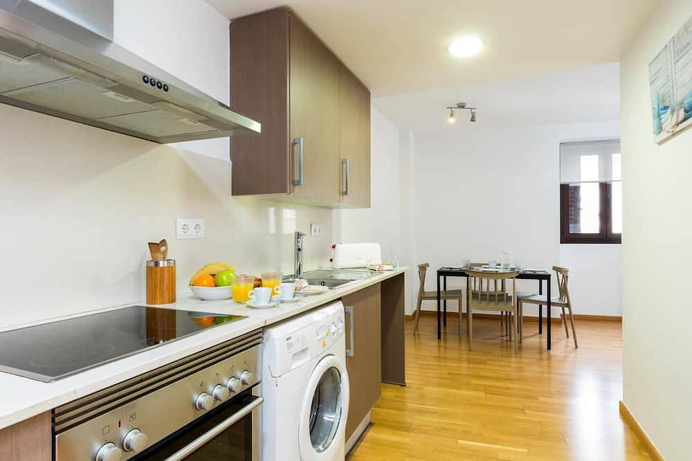 Apartamento entero, 25 km de Barcelona al lado de la playa y de la estación de tren.matarolux14 in Mataró, Costa del Maresme