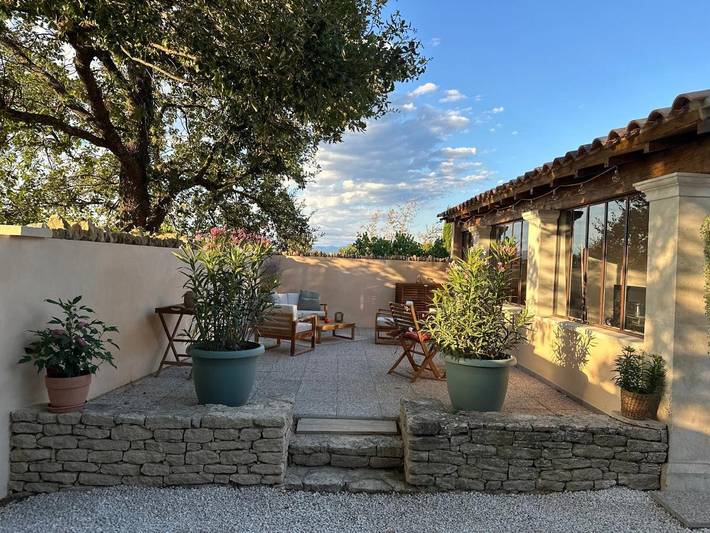 Gîte pour 2 personnes, avec vue ainsi que piscine et jardin à Maubec - 3