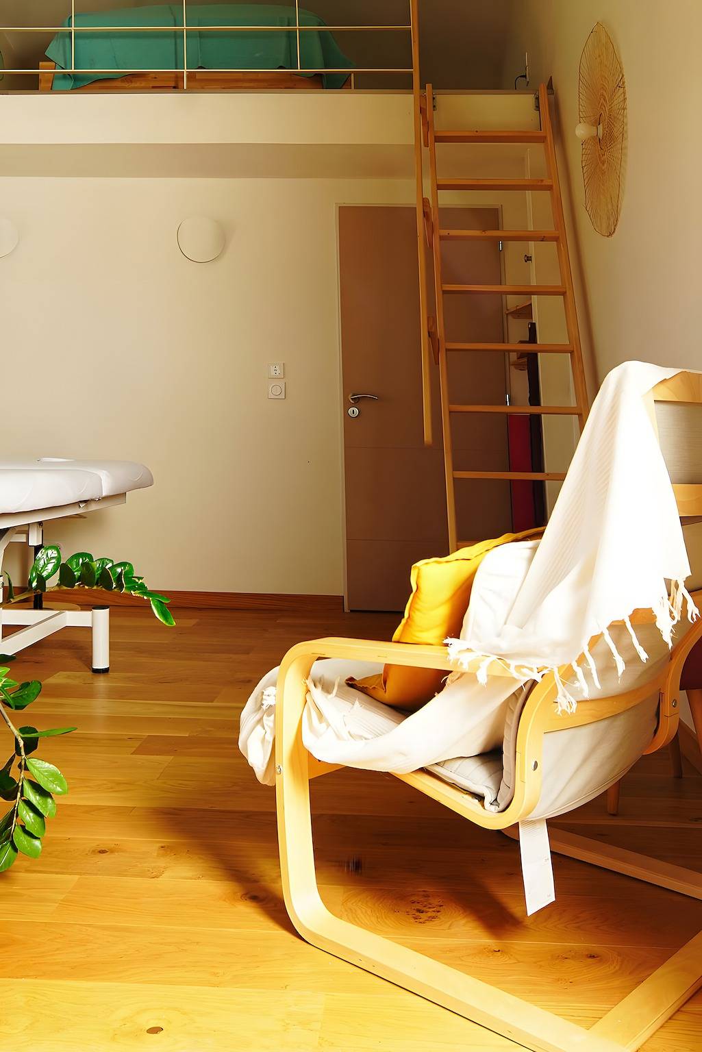 Studio entier, Studio « Bulle de Sainte-Baume » avec vue sur la montagne, terrasse privée et Wi-Fi in Plan-d'Aups-Sainte-Baume, Côte méditerranéenne (France)