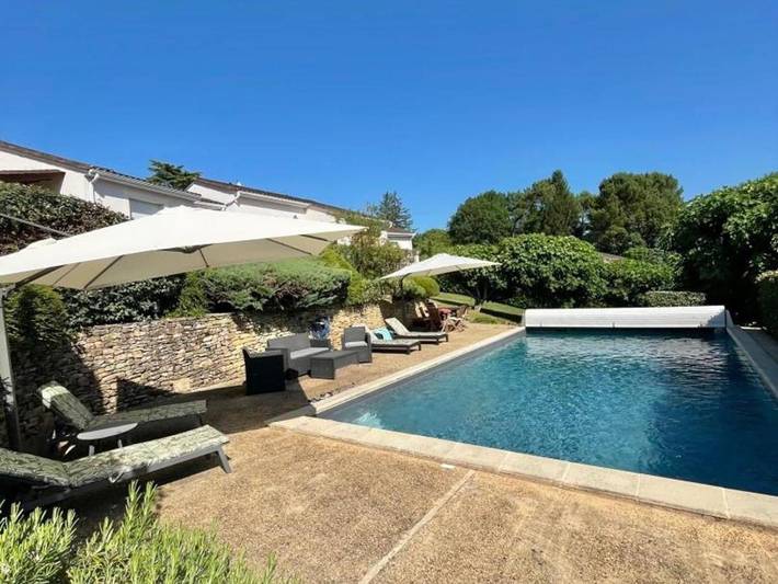 Location de vacances pour 2 personnes, avec Terrasse ainsi que Jardin et Piscine à Sarlat-la-Canéda