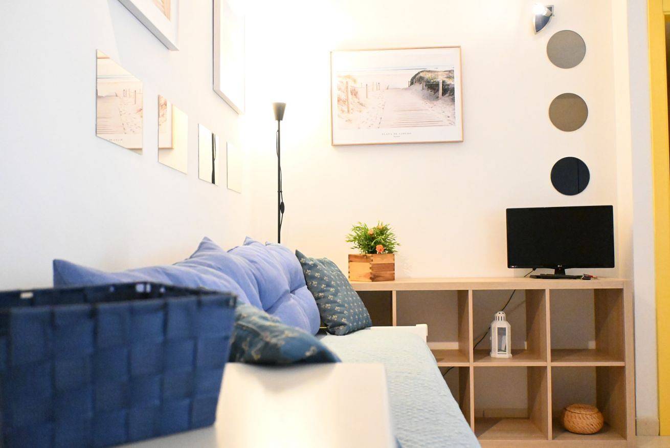 Entire apartment, M422 - Marcelli, three-room apartment with terrace 100m from the sea in Marcelli, Riviera del Conero