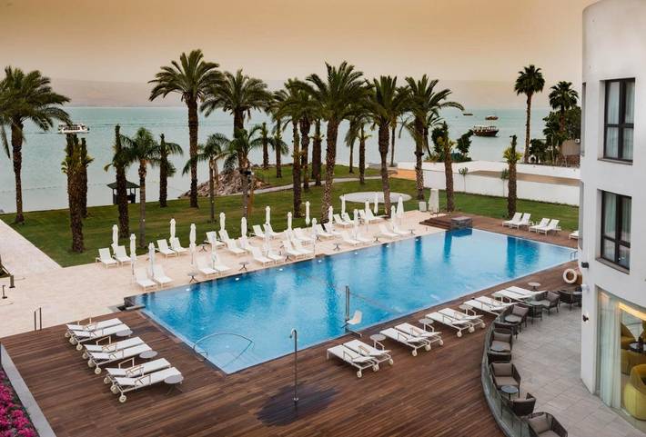Apartamento para 2 personas, con piscina y jardín además de jacuzzi y sauna en Israel