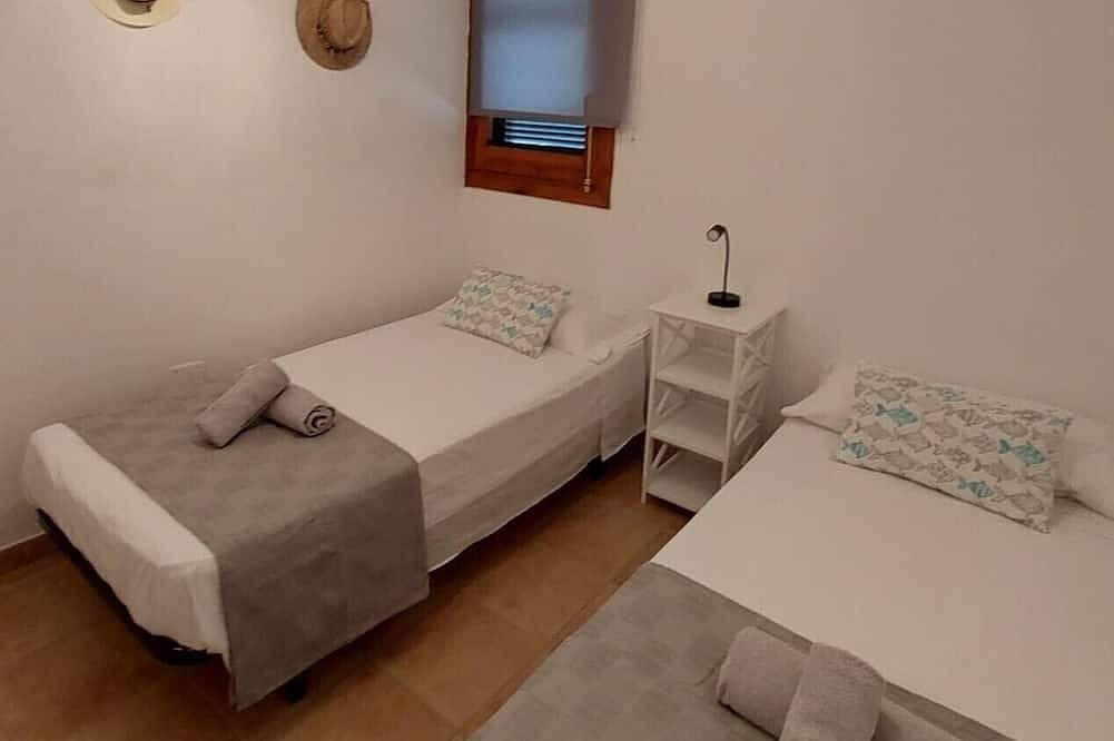 Entire apartment, 3 Bed Ground Floor Apartment - Sole use of Private Pool & Garden - Cala Galdana in Cala Galdana, Ferreries